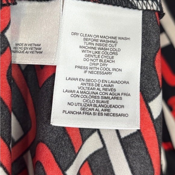 Kasper 3/4 sleeves red and black blouse Size Medium - Picture 6 of 9